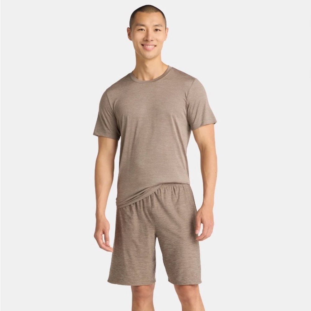 Men's Casual Elastic-Waist Shorts in Taupe